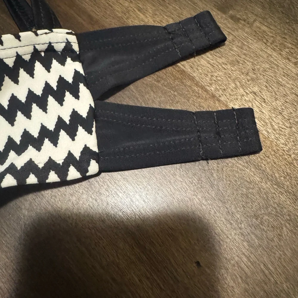 Geometric Patterned Bikini - Picture 10 of 13